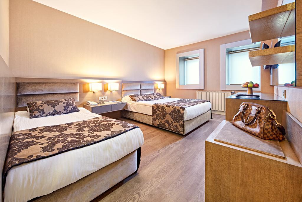 The New Hotel Zeybek Izmir Bagian luar foto