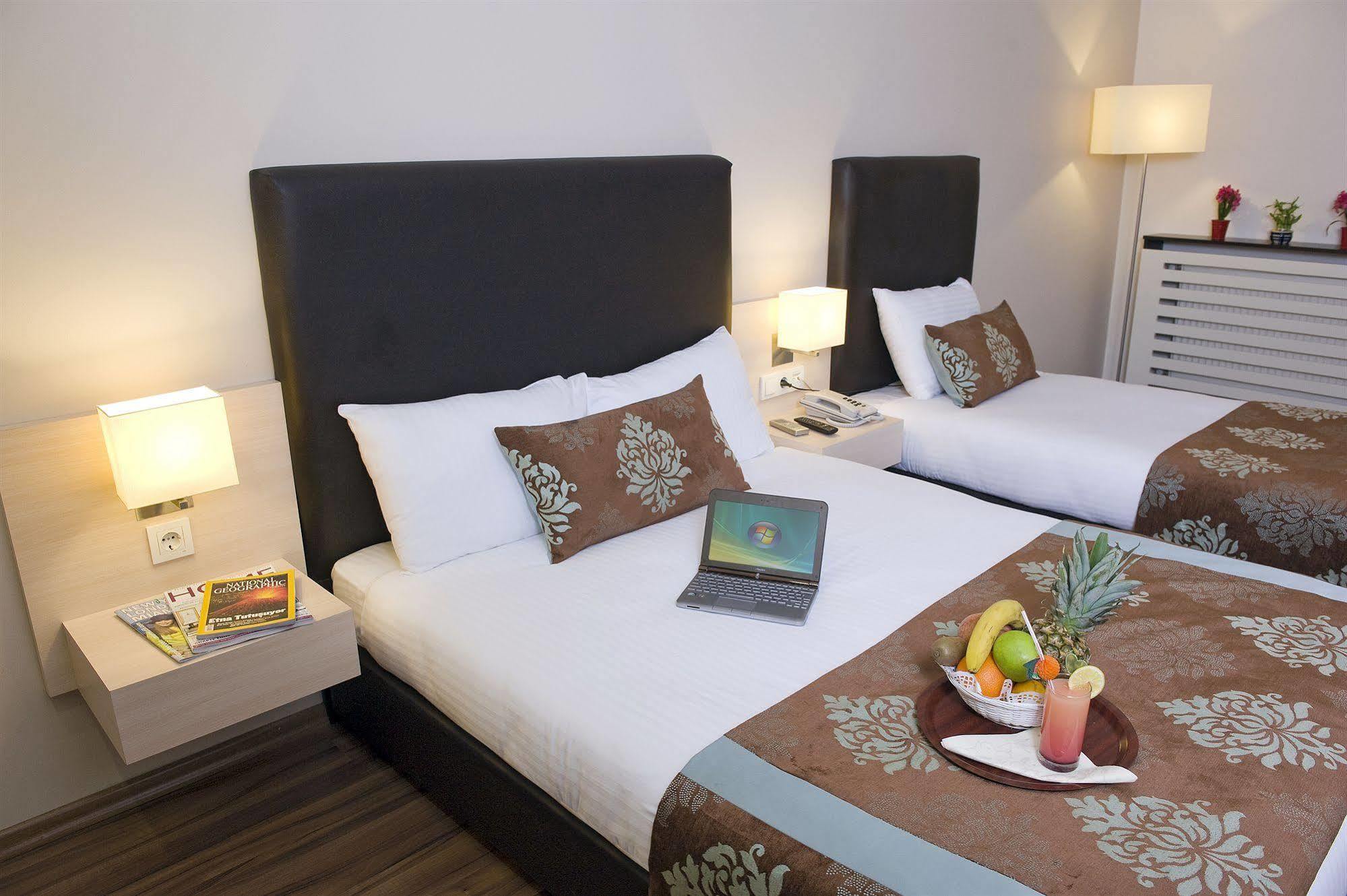 The New Hotel Zeybek Izmir Bagian luar foto